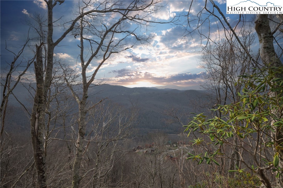L-59 Eagle Cliff Trail