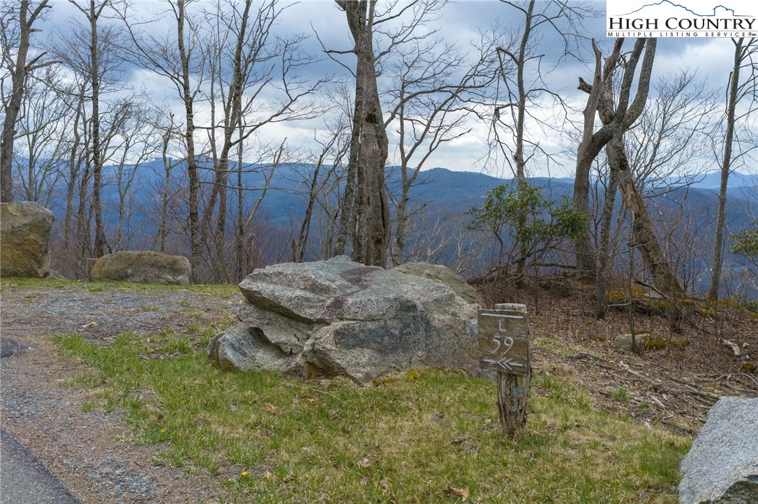 L-59 Eagle Cliff Trail