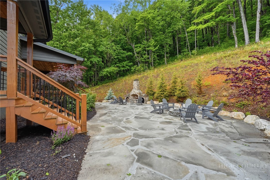 355 Cascade Lane