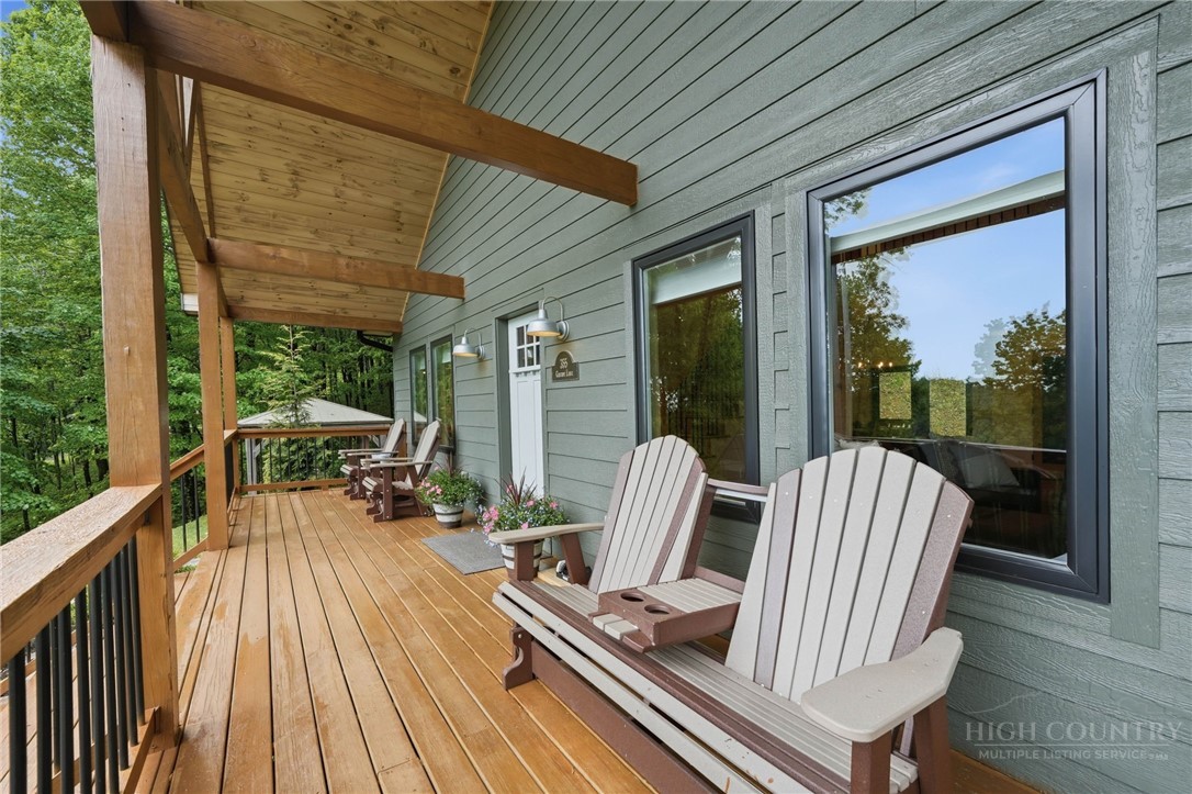 355 Cascade Lane