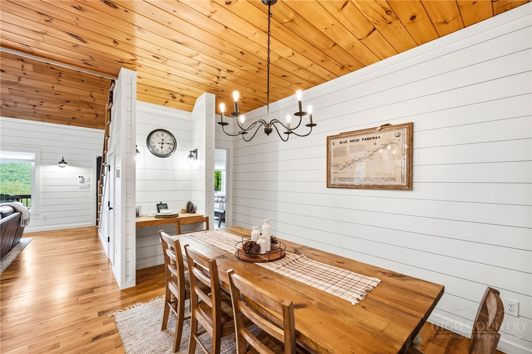 355 Cascade Lane