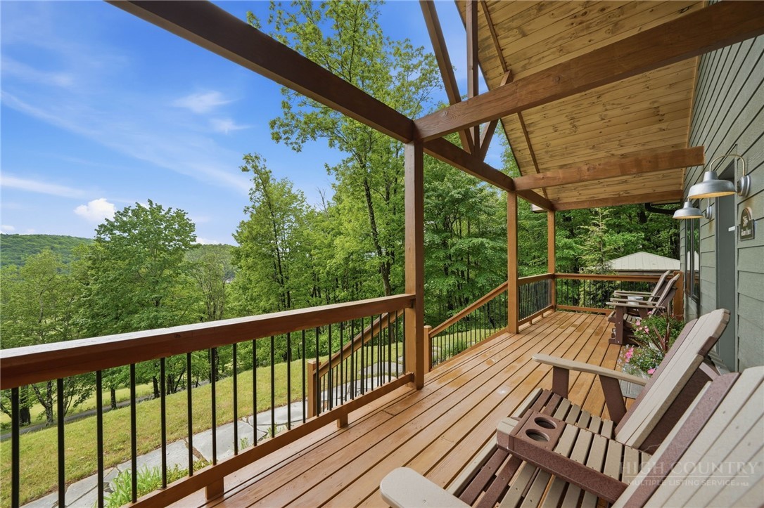 355 Cascade Lane