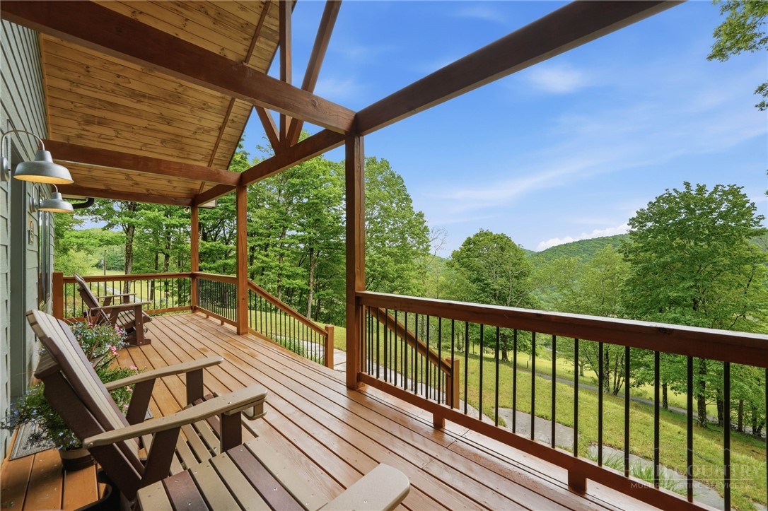 355 Cascade Lane