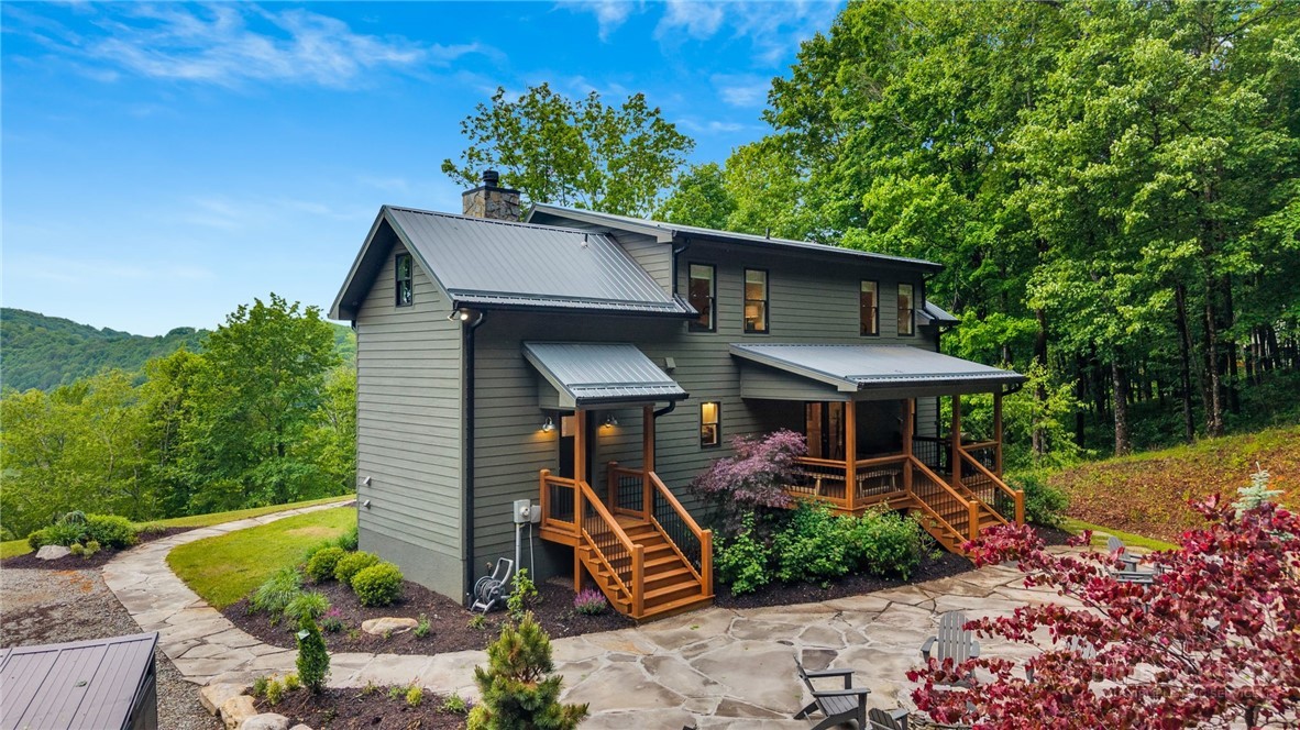 355 Cascade Lane