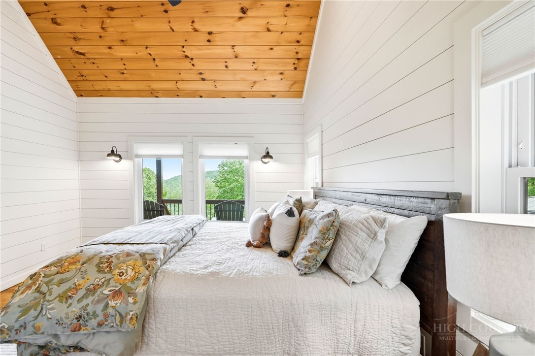 355 Cascade Lane