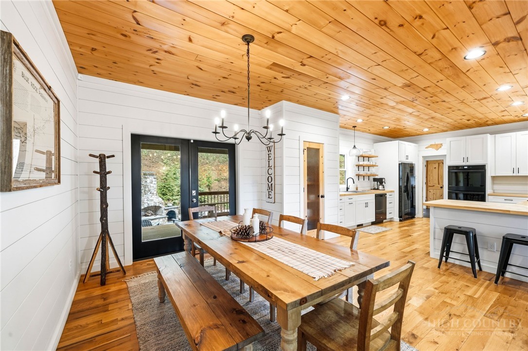355 Cascade Lane
