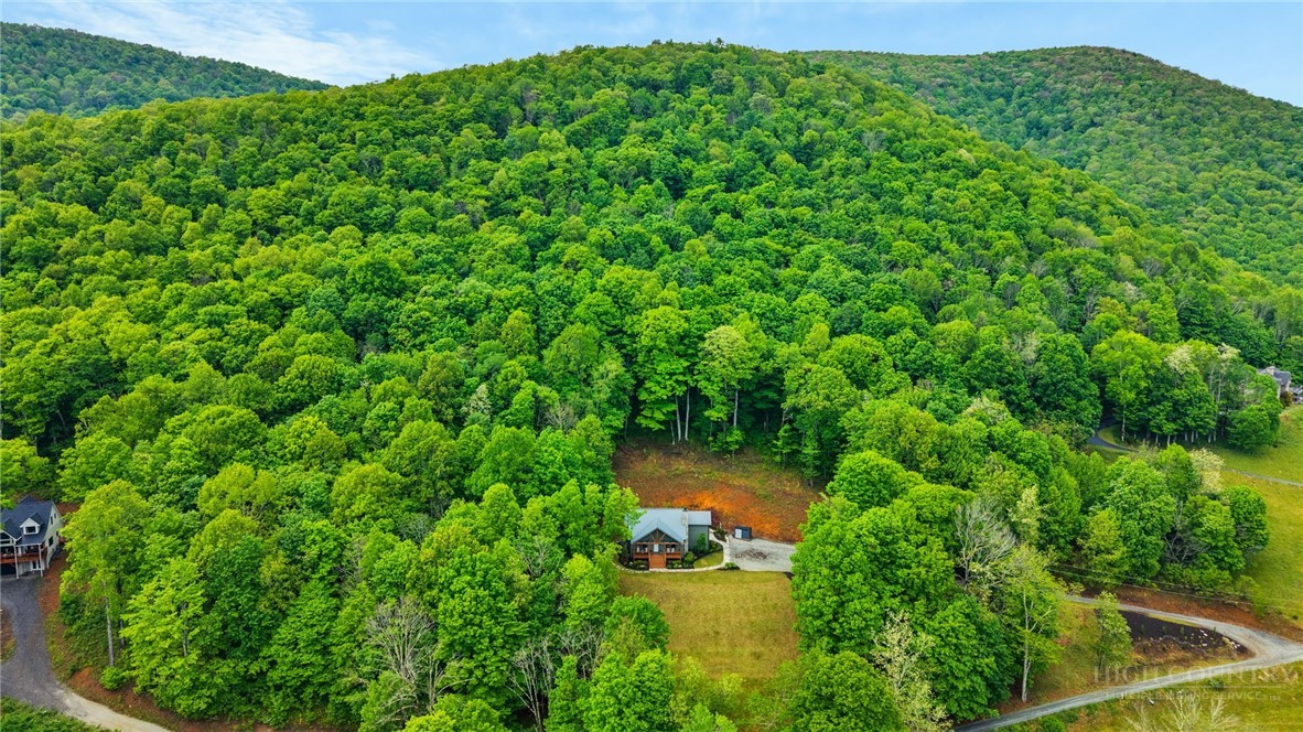 355 Cascade Lane