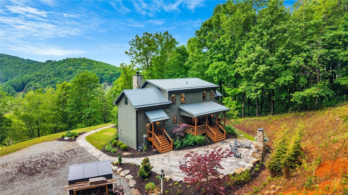 355 Cascade Lane