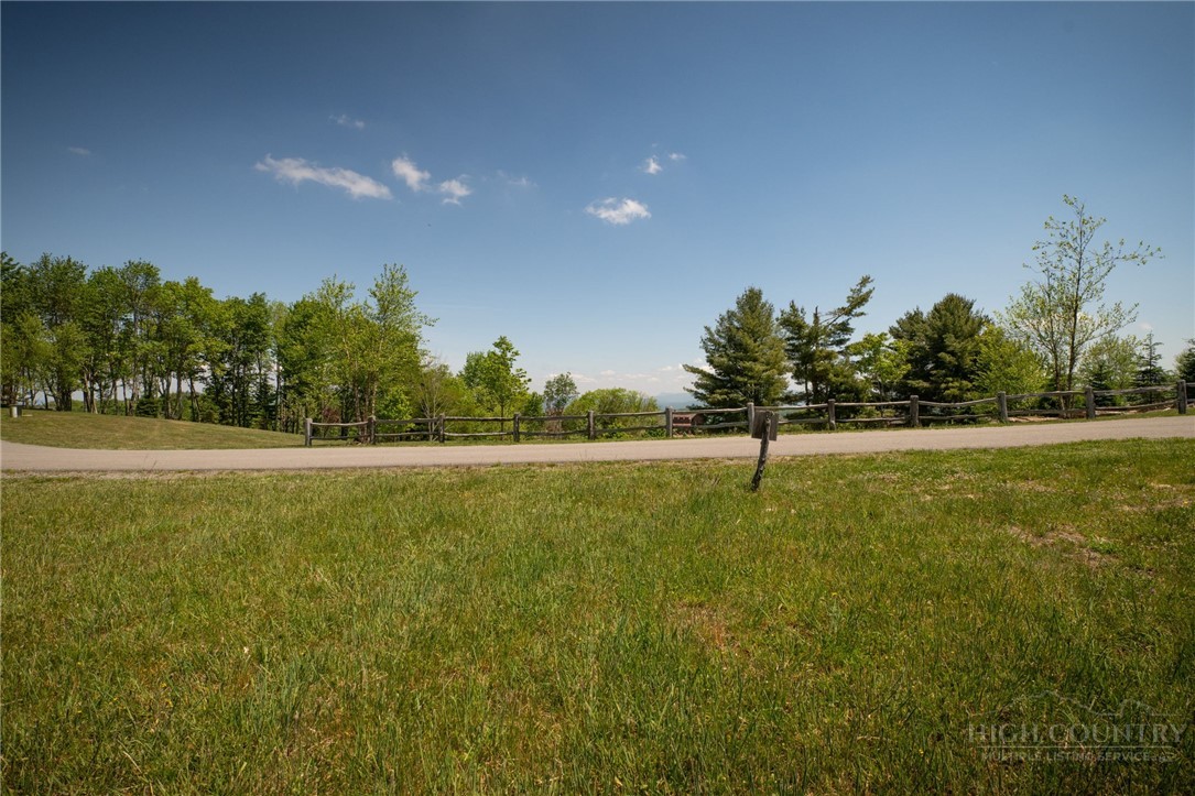 VV-9 Vineyard Trail