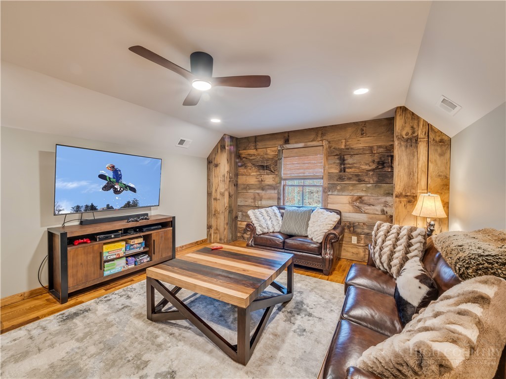 186 Firesong Lane