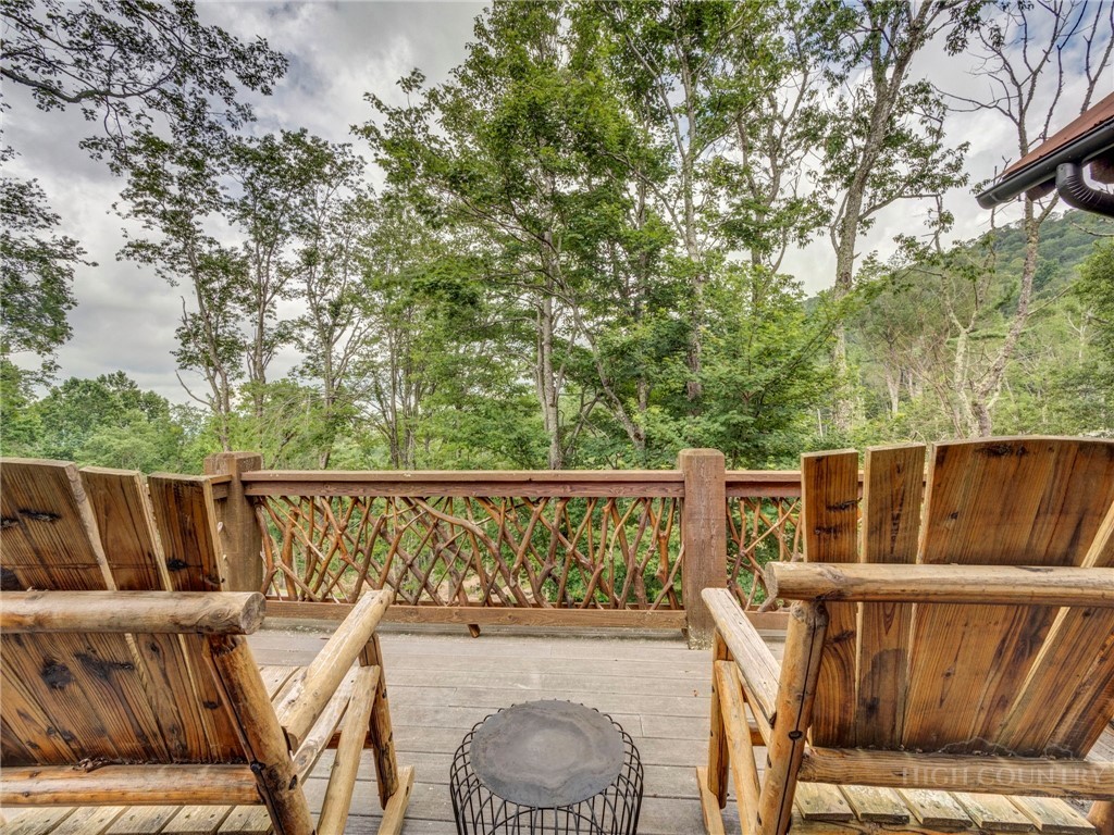54 White Eagle Trail