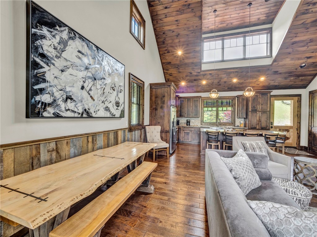 54 White Eagle Trail