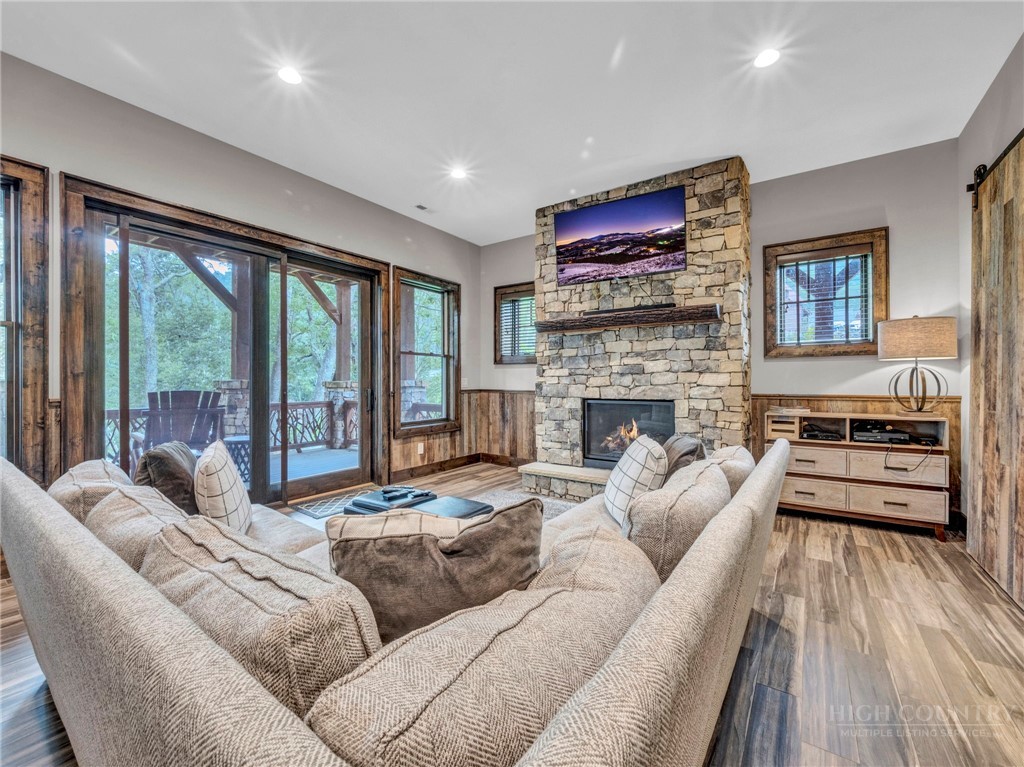 54 White Eagle Trail