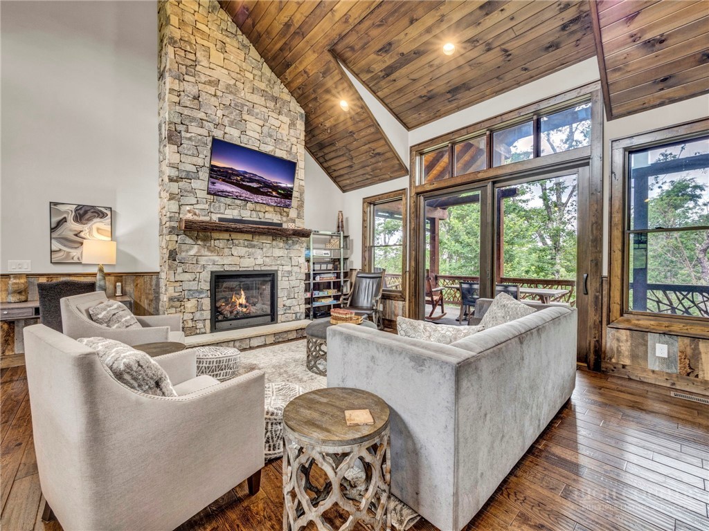 54 White Eagle Trail