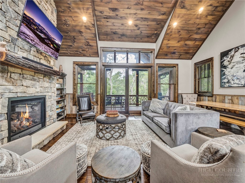 54 White Eagle Trail