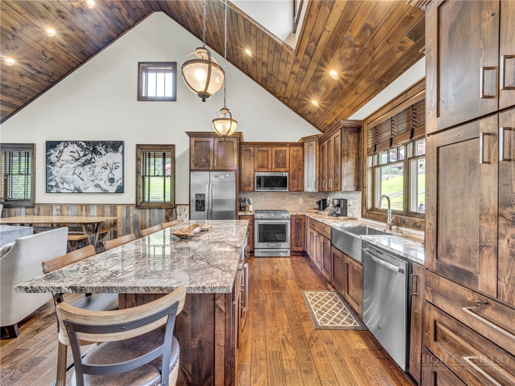 54 White Eagle Trail