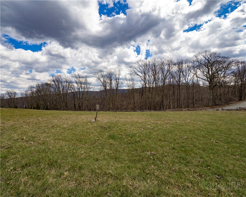 VV13 Vineyard Trail