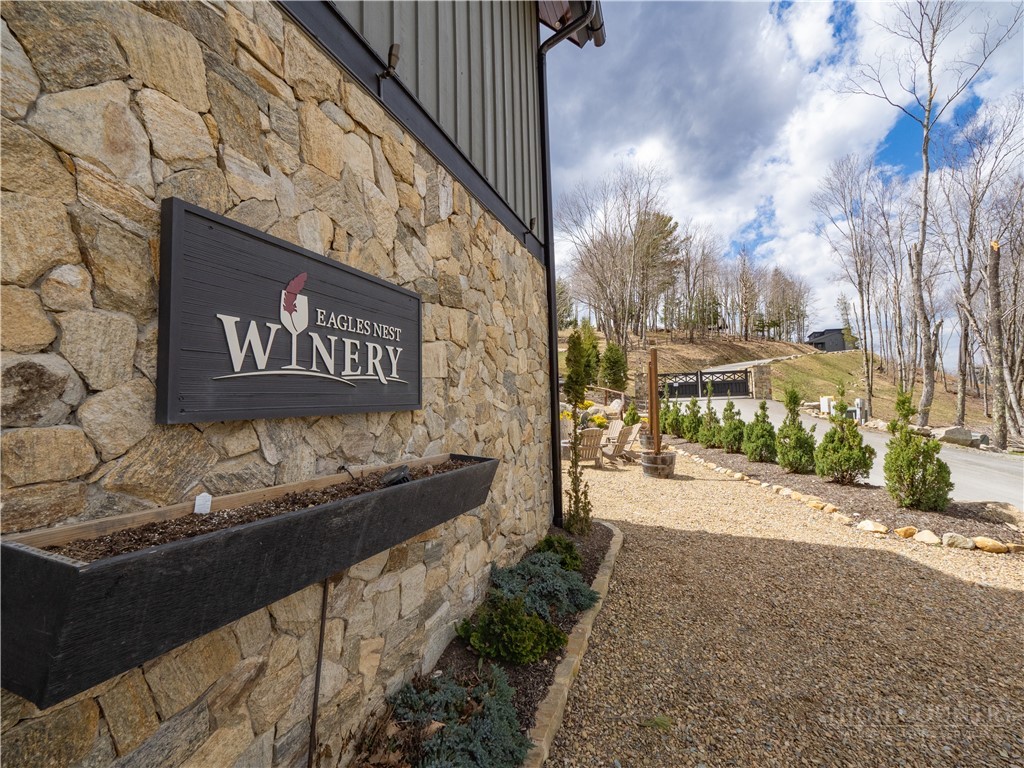 VV13 Vineyard Trail