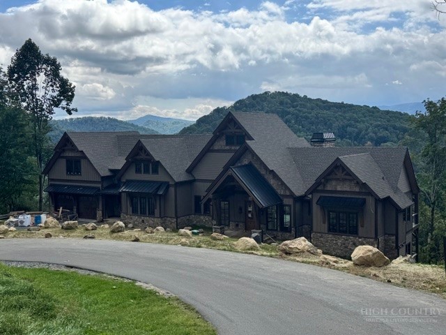 146 Springwater Lane
