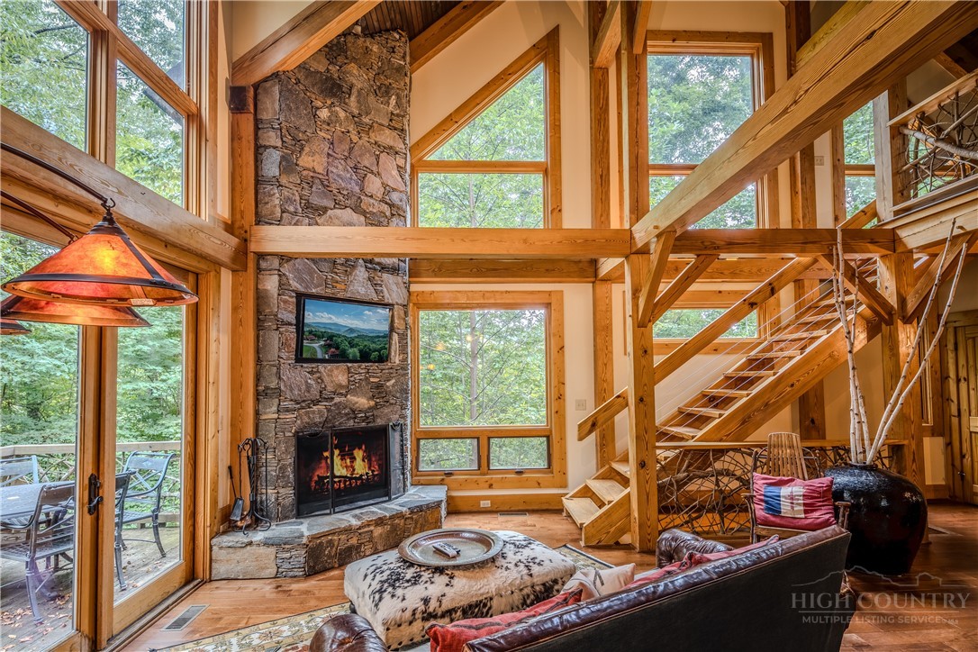 161 Hump View Trail