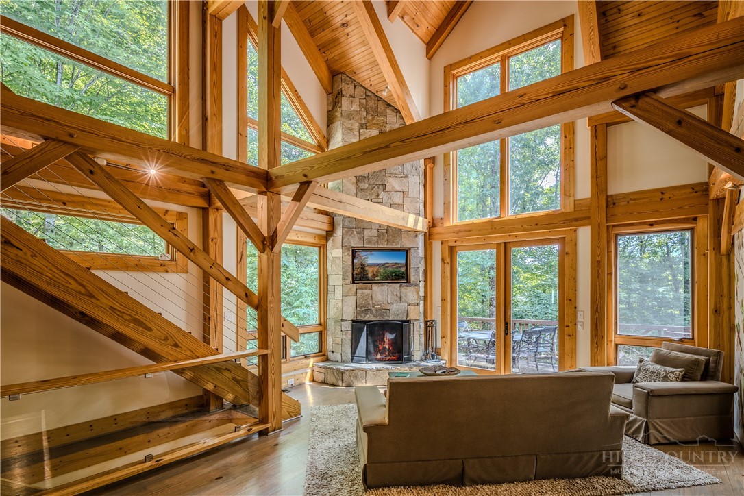 161 Hump View Trail