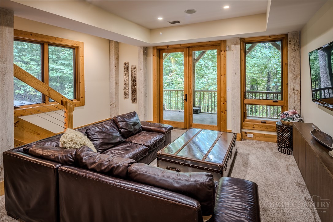 161 Hump View Trail