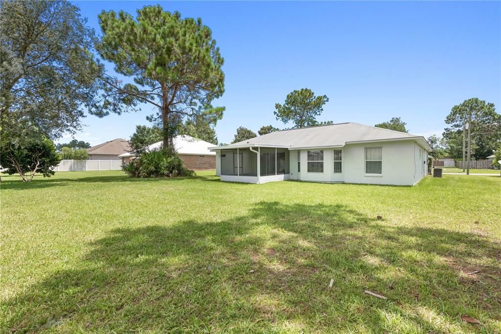 28 ROXBURY LN