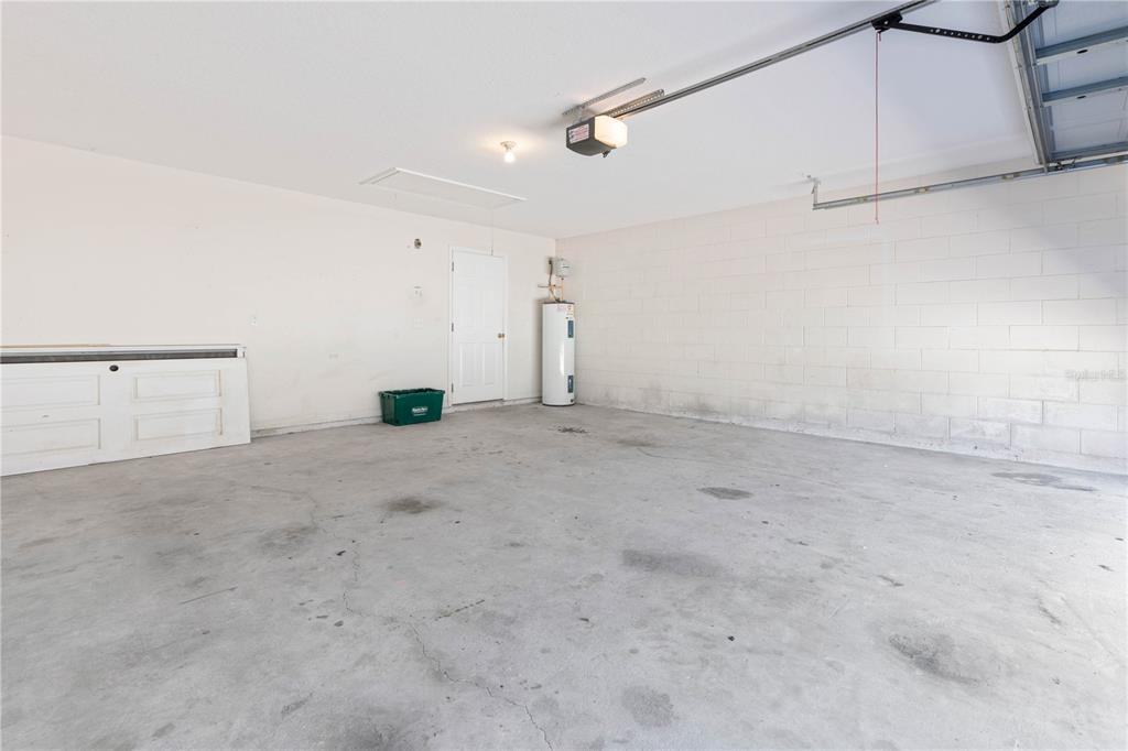 28 ROXBURY LN