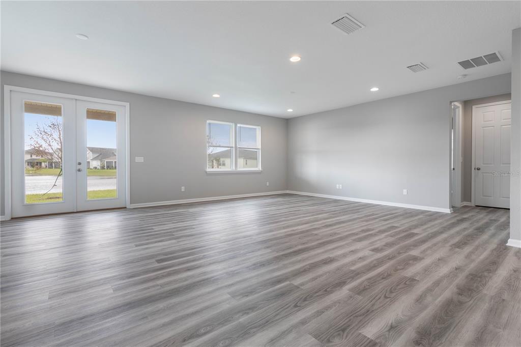 13 LOS LAGOS BLVD