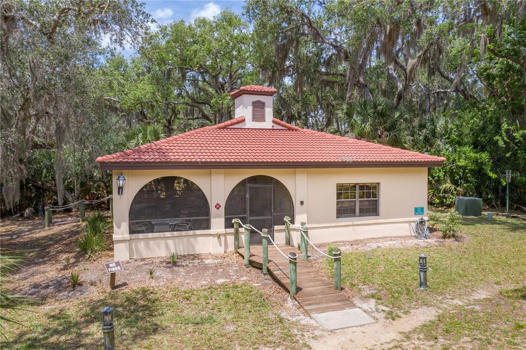 13 LOS LAGOS BLVD