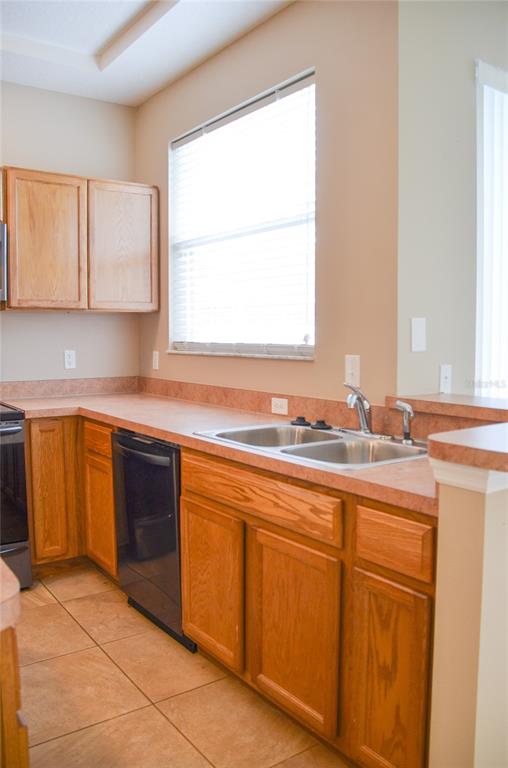5 RENWORTH PL