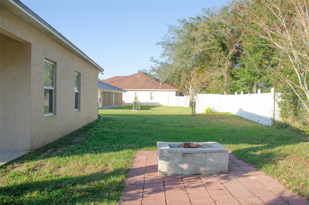 52 FREDERICK LN