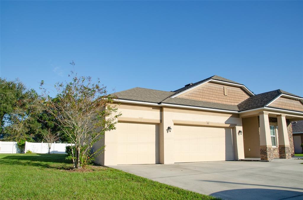 52 FREDERICK LN