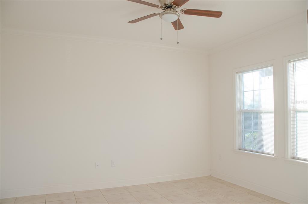 52 FREDERICK LN