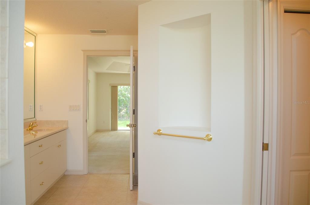 8 EASTLAND LANE