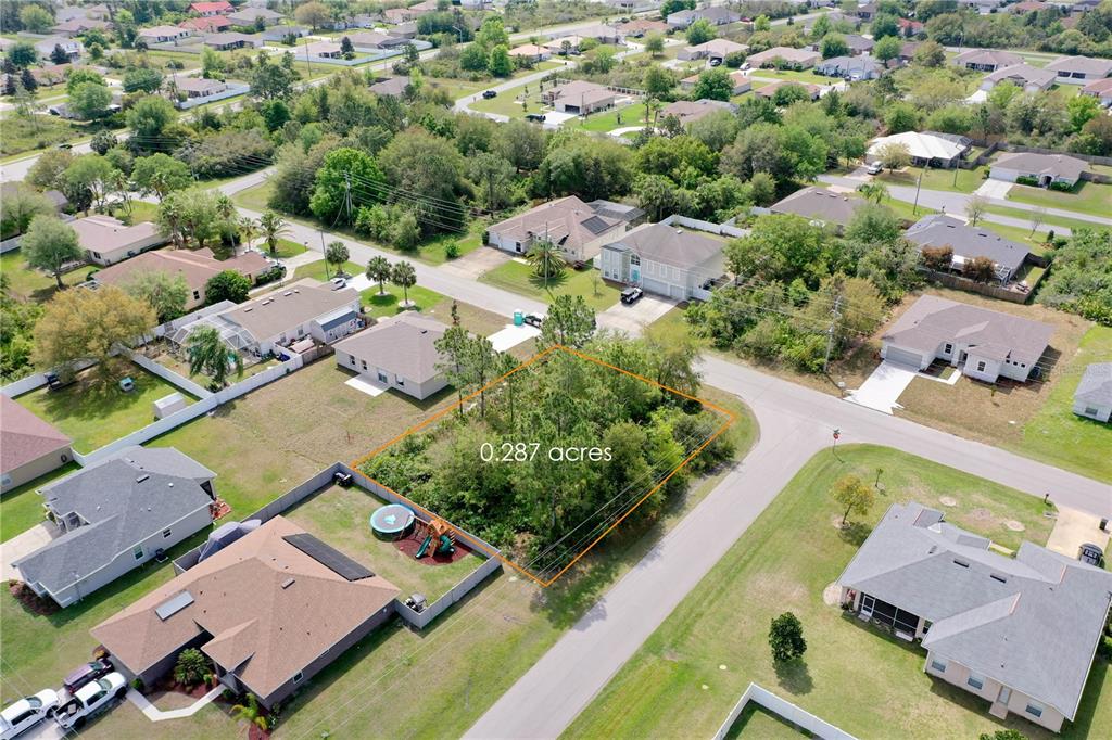 12 LONDON DR