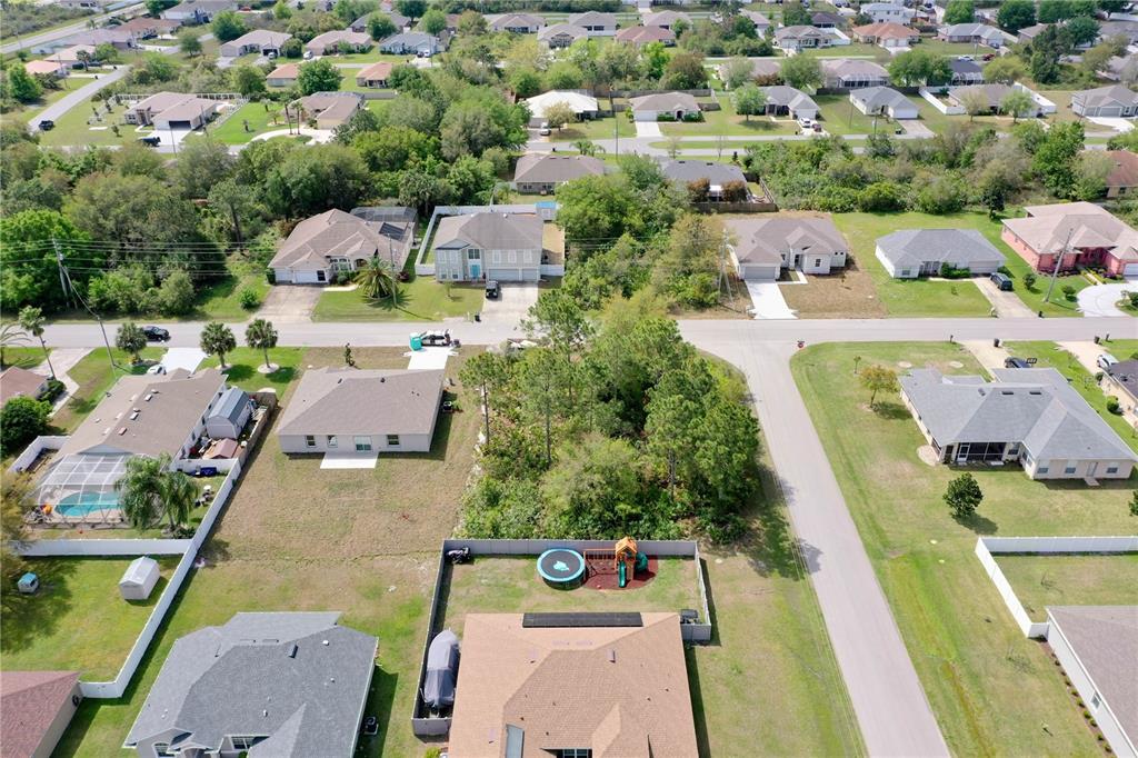 12 LONDON DR