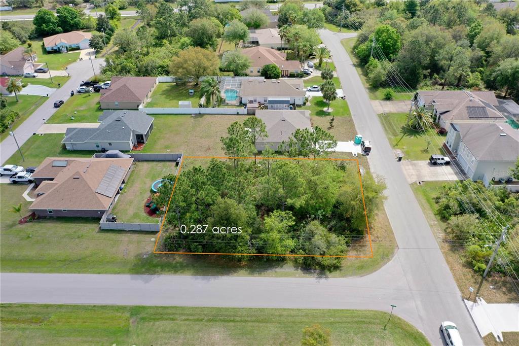 12 LONDON DR
