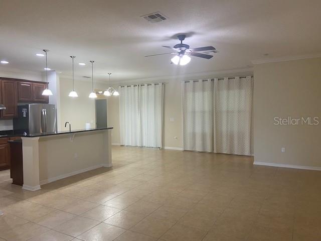 8 BEECHWOOD LN