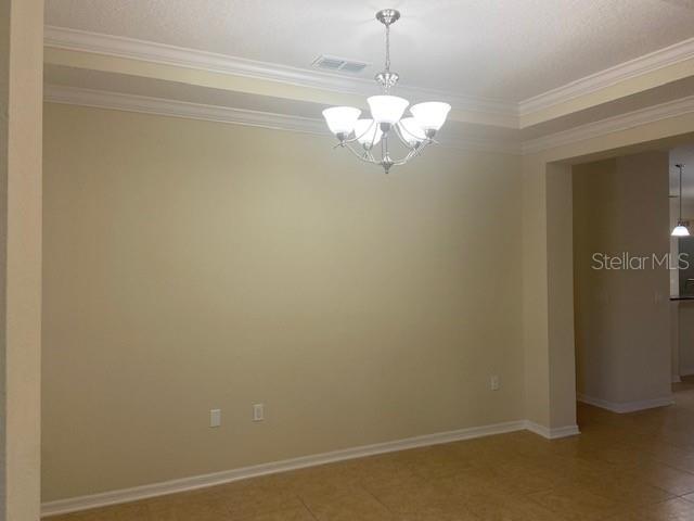 8 BEECHWOOD LN