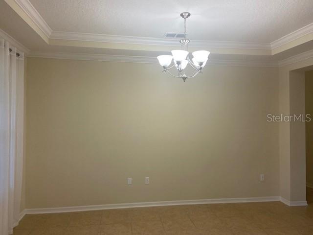 8 BEECHWOOD LN