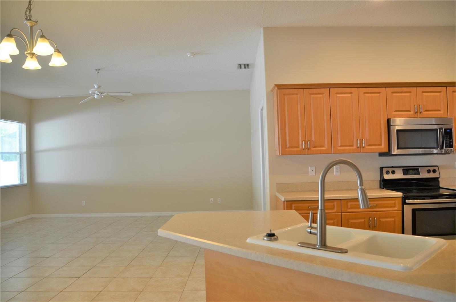 31 EVANS DR