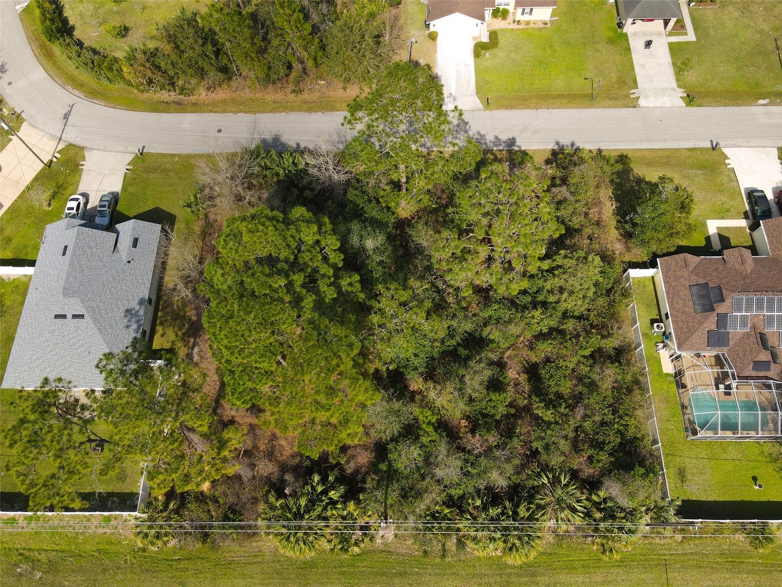 32 ROUND TREE DR