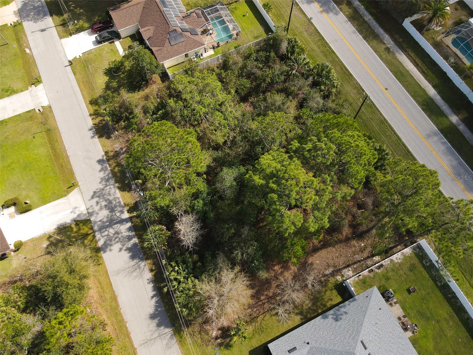 32 ROUND TREE DR