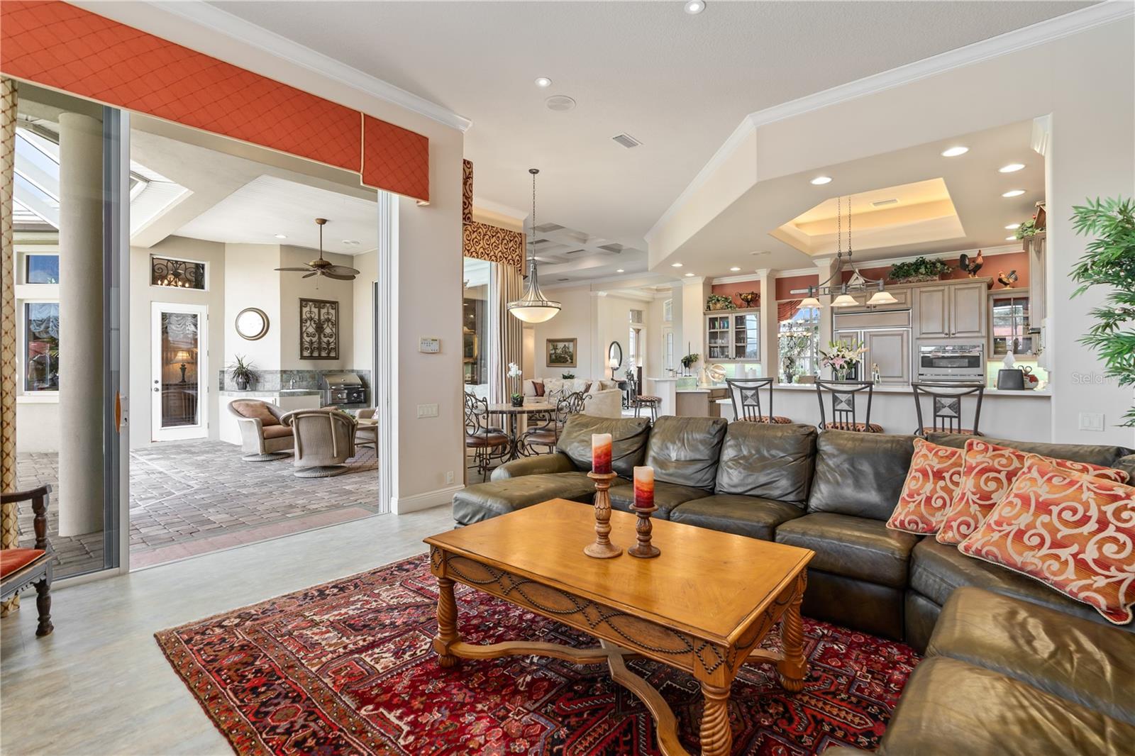 6 SAN GABRIEL LN
