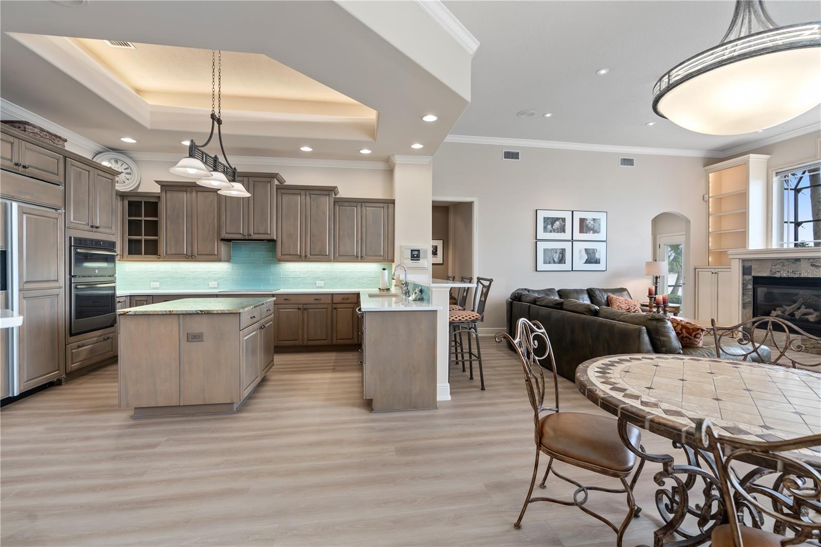 6 SAN GABRIEL LN