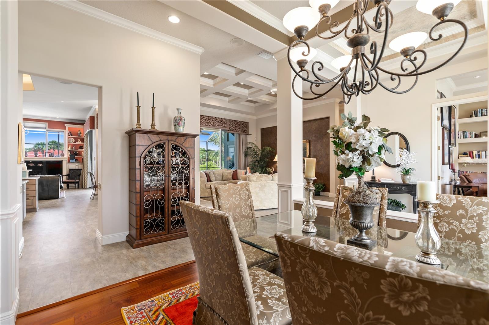 6 SAN GABRIEL LN