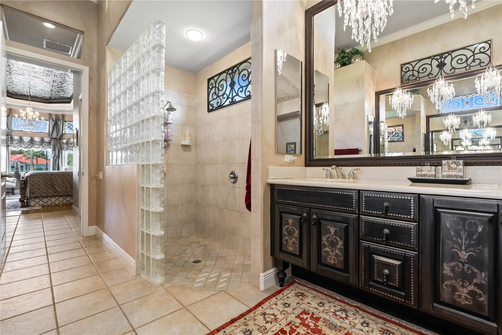 6 SAN GABRIEL LN