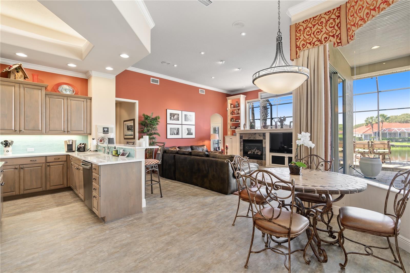 6 SAN GABRIEL LN