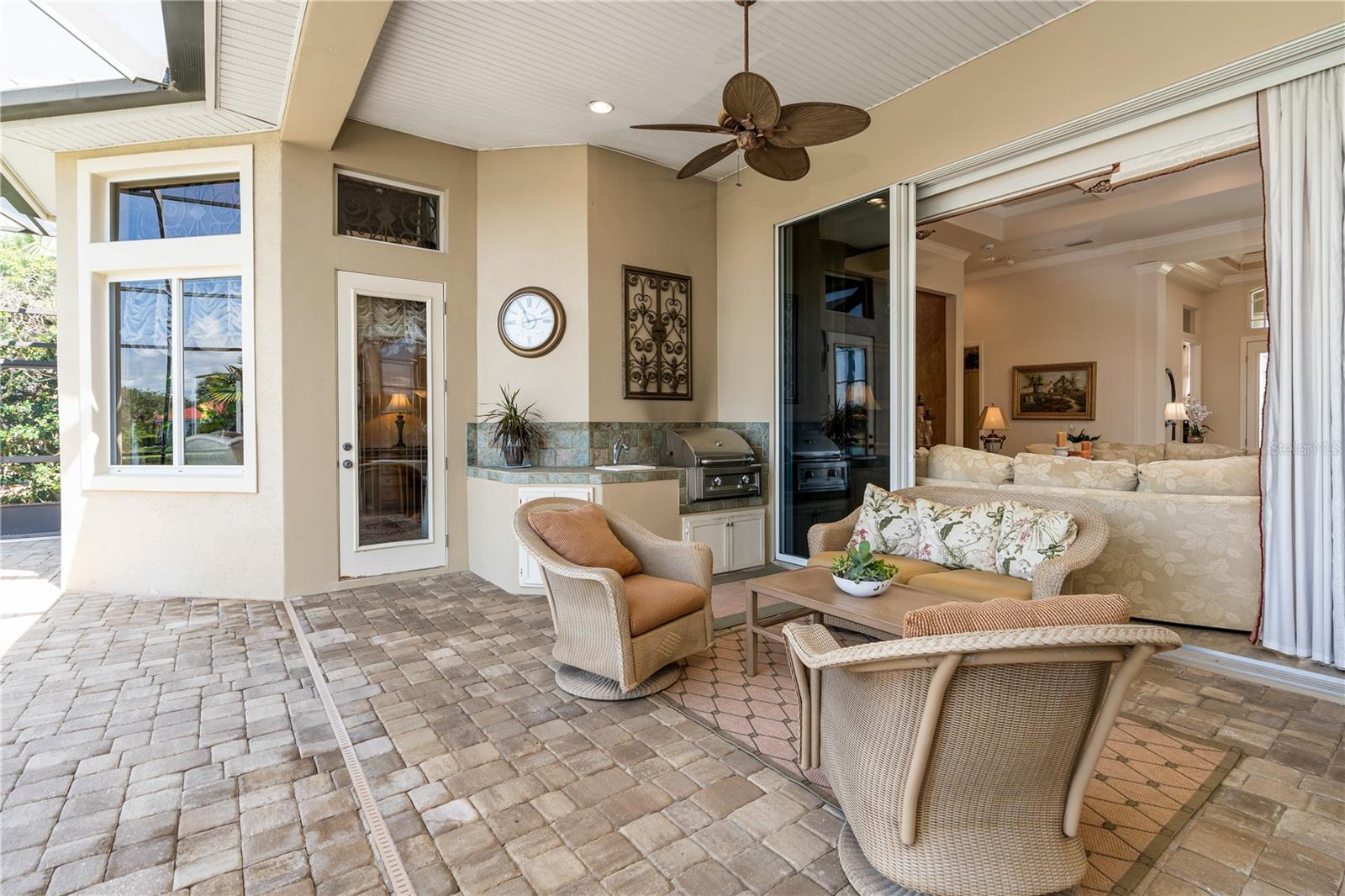 6 SAN GABRIEL LN